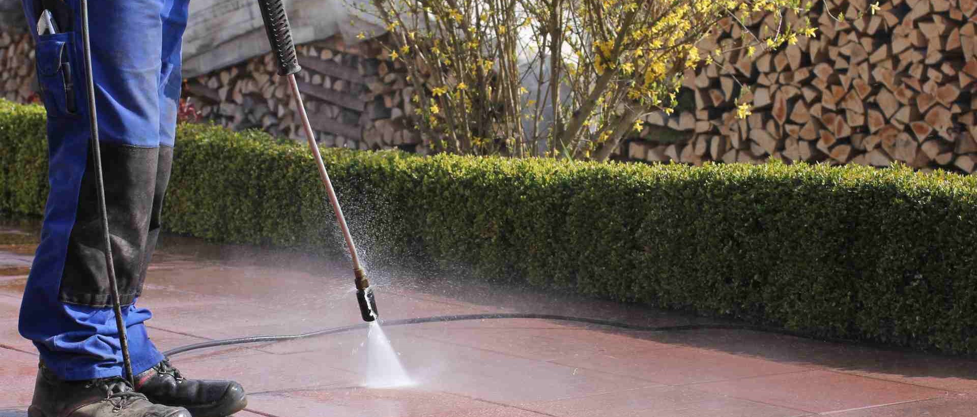 garden maintenance KT8